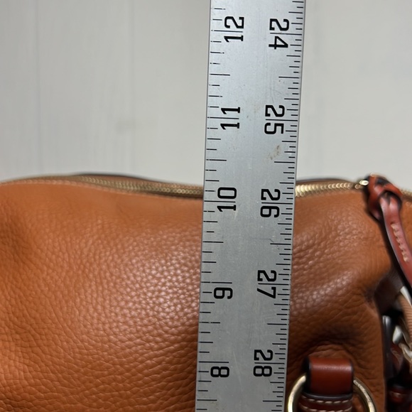 Gently used brown leather Dooney and Bourke purse - Picture 5 of 7